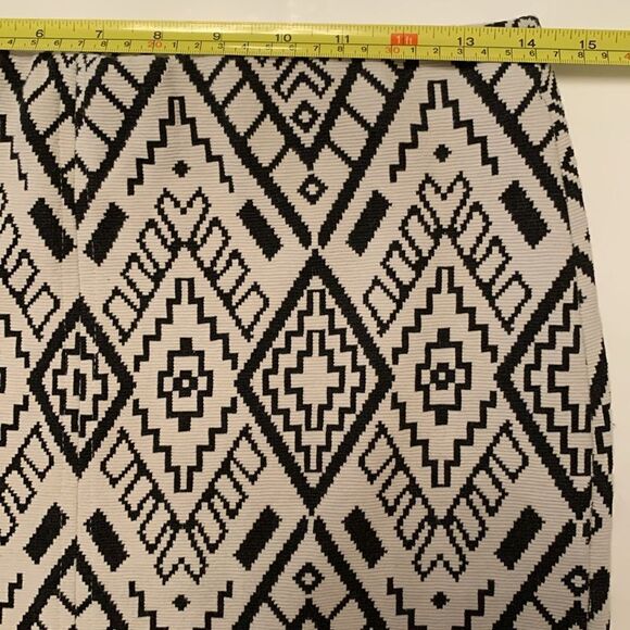 Zara Aztec Print White Black High Waisted Midi Pencil Skirt Size L - Picture 3 of 6